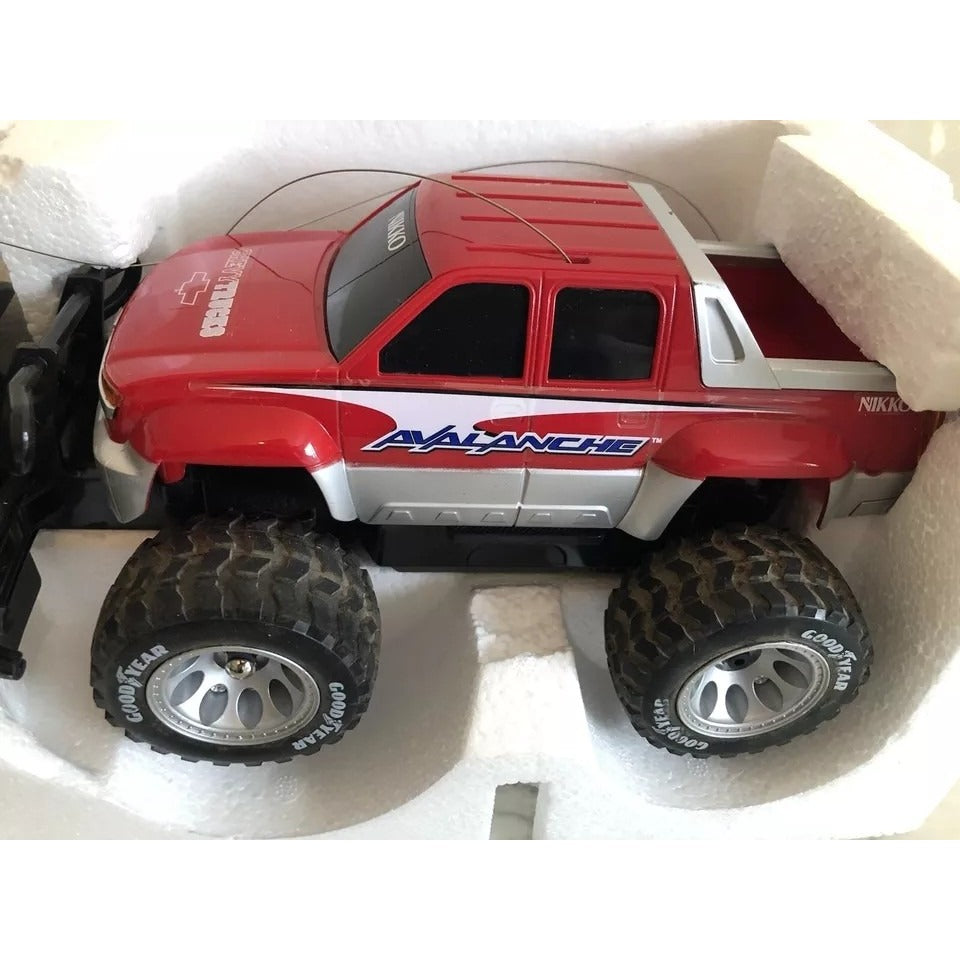 NIOB 2001 NIKKO Chevy Avalanche Remote Control Truck (120 Scale)