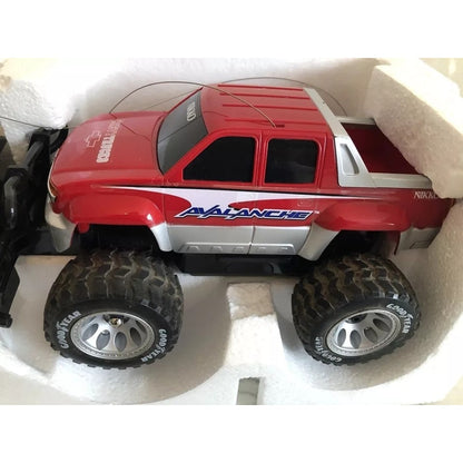 NIOB 2001 NIKKO Chevy Avalanche Remote Control Truck (120 Scale)